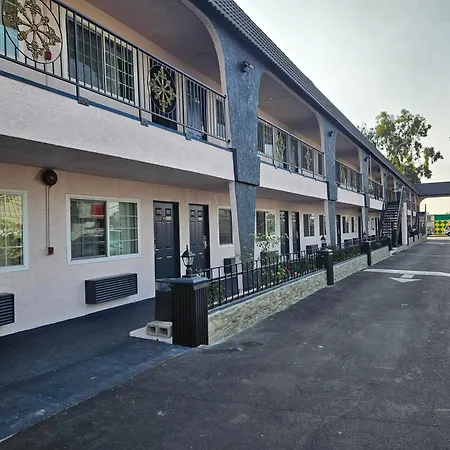 Flamingo Inn